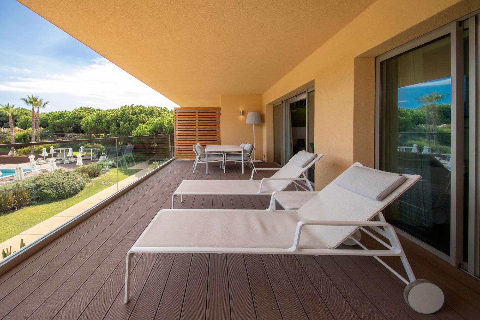 Suíte Home com vista da piscina